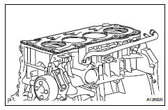 Toyota RAV4. Remove cylinder head gasket