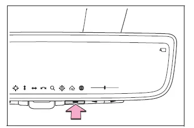 Adjusting the steering wheel and mirrors